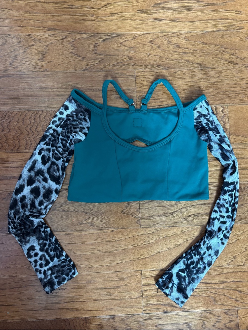 Five dancewear Top with Leopard-Print Sleeves